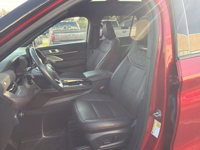 2025 Ford Explorer Platinum ULTIMATE PACKAGE