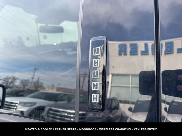 2023 Ford F-150 Lariat TWIN PANEL MOONROOF