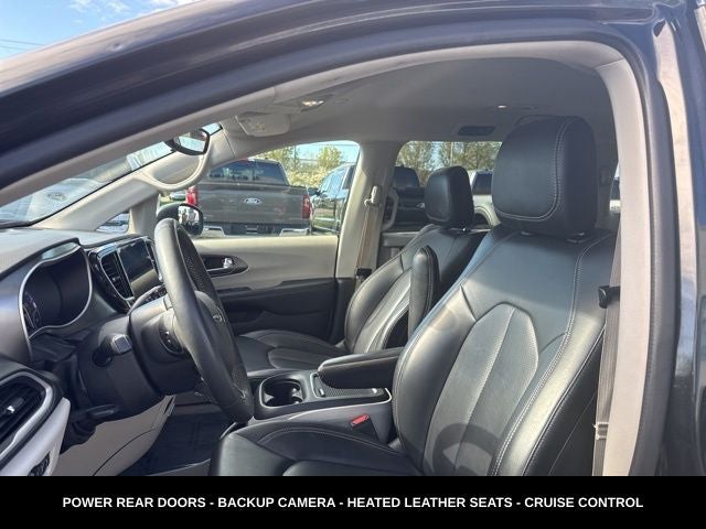 2023 Chrysler Pacifica Touring L HEATED SEATS &amp; STEERING WHEEL