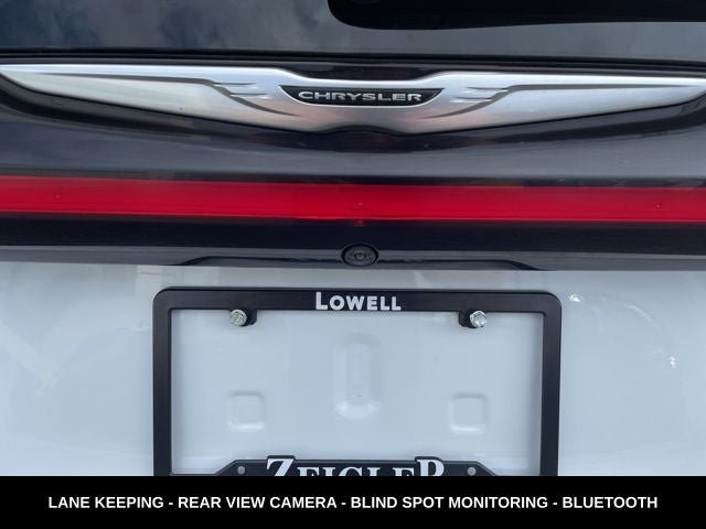 2023 Chrysler Pacifica Touring L HEATED SEATS & STEERING WHEEL