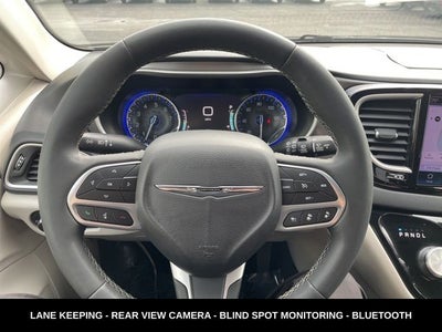 2023 Chrysler Pacifica Touring L HEATED SEATS & STEERING WHEEL