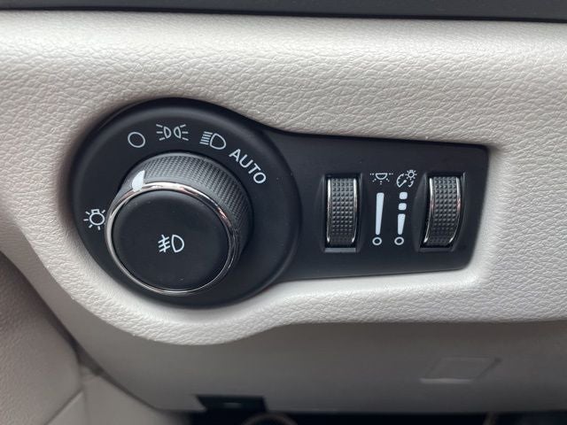 2023 Chrysler Pacifica Touring L HEATED SEATS & STEERING WHEEL