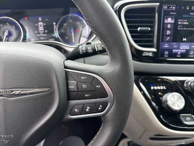 2024 Chrysler Pacifica Touring L STOW N GO SEATING
