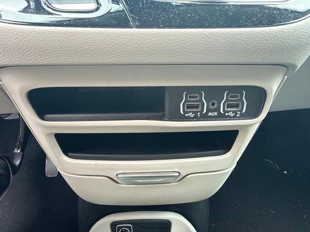 2024 Chrysler Pacifica Touring L STOW N GO SEATING