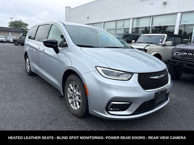 2024 Chrysler Pacifica Touring L STOW N GO SEATING