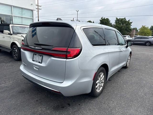 2024 Chrysler Pacifica Touring L STOW N GO SEATING