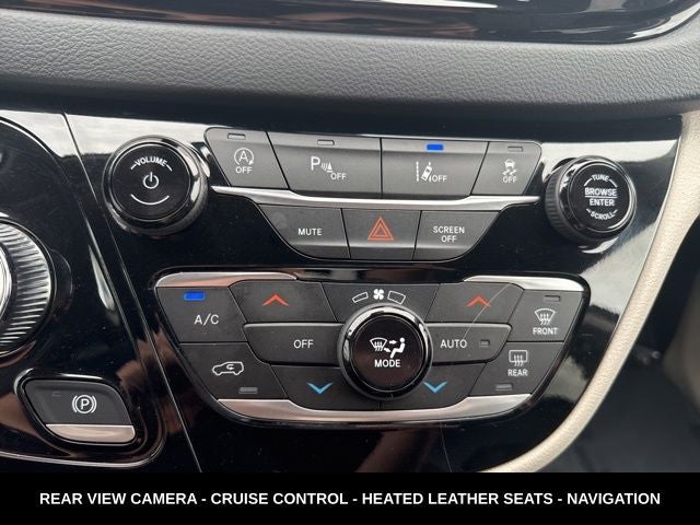 2023 Chrysler Pacifica Touring L HEATED SEATS & STEERING WHEEL