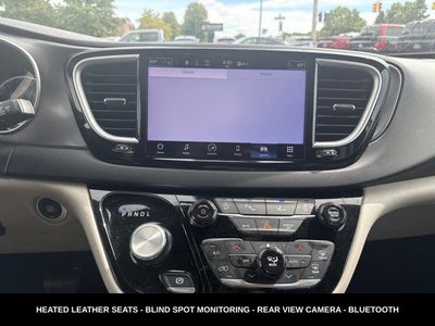 2024 Chrysler Pacifica Touring L STOW N GO SEATING