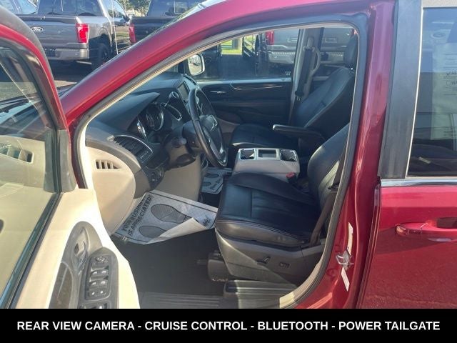 2013 Chrysler Town &amp; Country Touring LOCAL TRADE