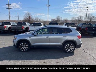 2024 Volkswagen Taos 1.5T SE ONE OWNER