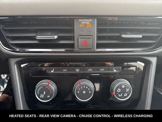 2023 Volkswagen Taos 1.5T SE ONE OWNER