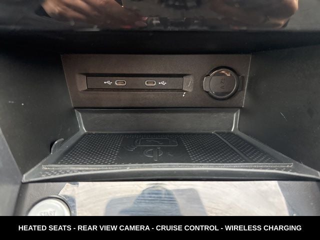 2023 Volkswagen Taos 1.5T SE ONE OWNER