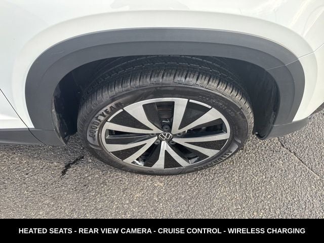 2023 Volkswagen Taos 1.5T SE ONE OWNER