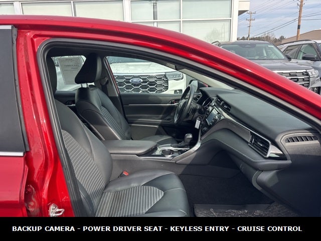 2020 Toyota Camry SE 39 MPG