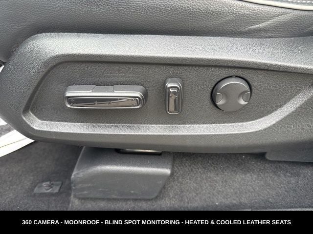 2023 Honda Pilot Elite AWD