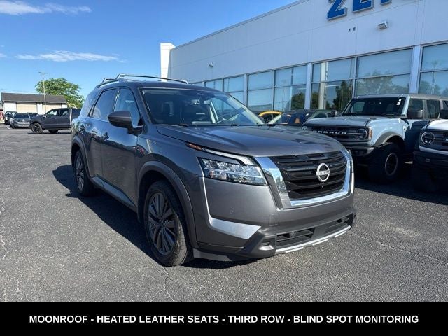 2023 Nissan Pathfinder SL