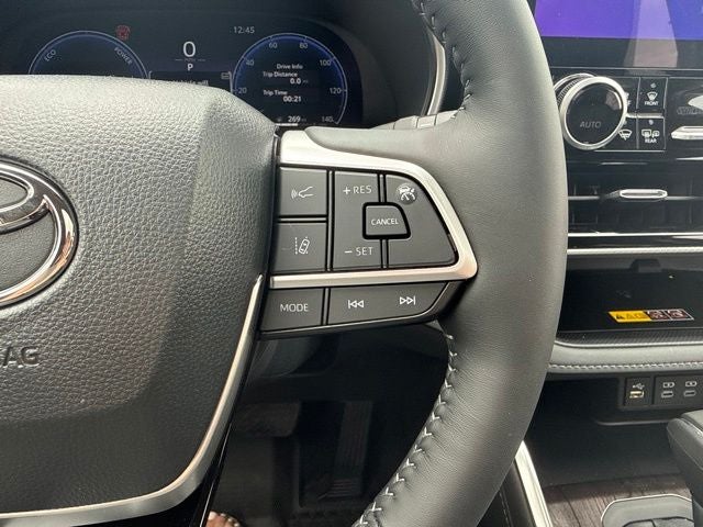 2026 Toyota Highlander Hybrid Platinum