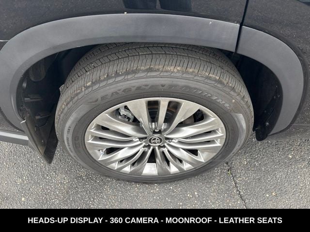 2026 Toyota Highlander Hybrid Platinum