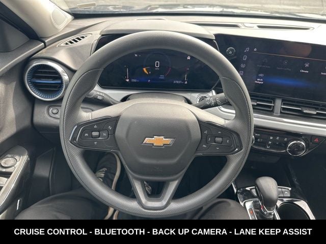 2025 Chevrolet Trax LT GREAT FUEL ECONOMY