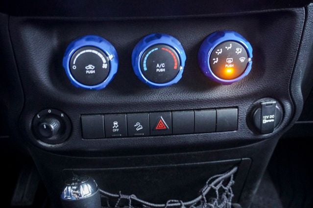 2017 Jeep Wrangler Unlimited Sport Uconnect Voice Command w/Bluetooth & Max Tow Packa