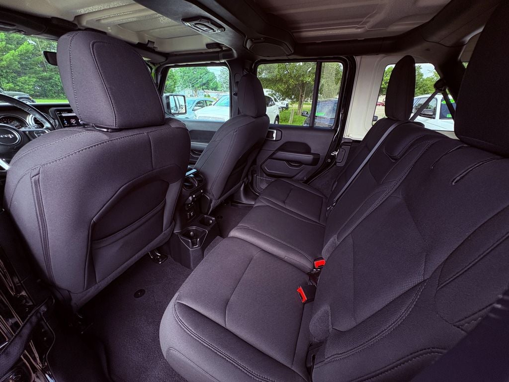 2021 Jeep Wrangler Unlimited Sahara GPS Navigation
