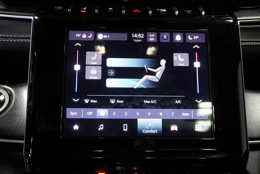 2023 Jeep Grand Cherokee Altitude X Power Sunroof & Capri Leatherette/Suede Seats