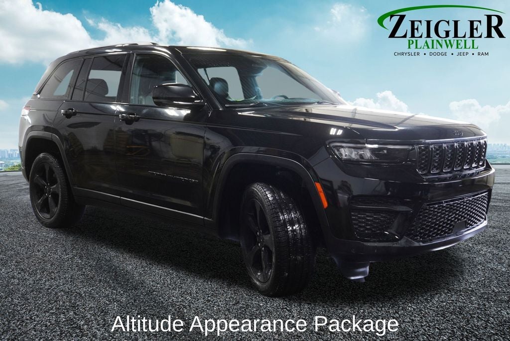 2023 Jeep Grand Cherokee Altitude X Power Sunroof & Capri Leatherette/Suede Seats