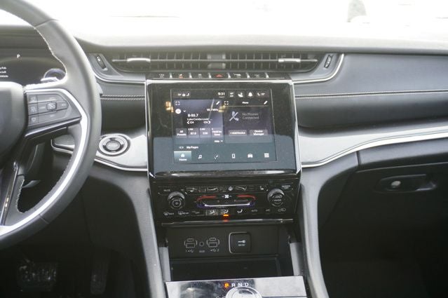 2023 Jeep Grand Cherokee Altitude X Power Sunroof & Radio: Uconnect 5 w/8.4" Display &