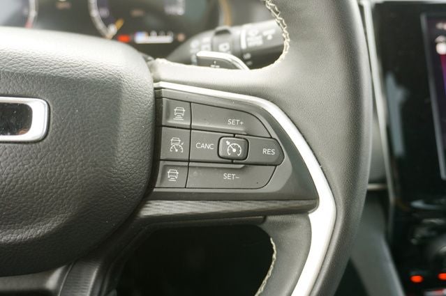 2023 Jeep Grand Cherokee Altitude X Power Sunroof & ParkView Rear Back-Up Camera