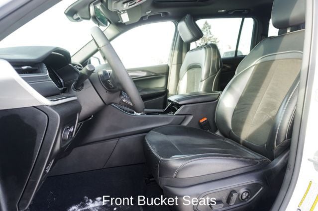 2023 Jeep Grand Cherokee Altitude X Power Sunroof & ParkView Rear Back-Up Camera