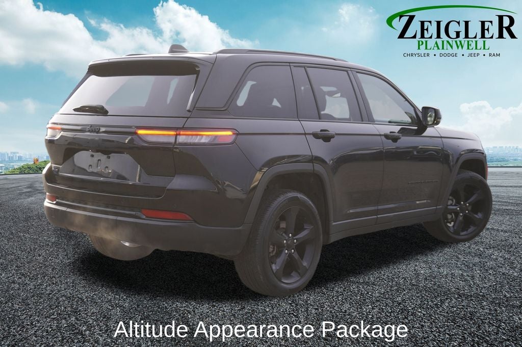 2023 Jeep Grand Cherokee Altitude X Power Sunroof & ParkView Rear Back-Up Camera