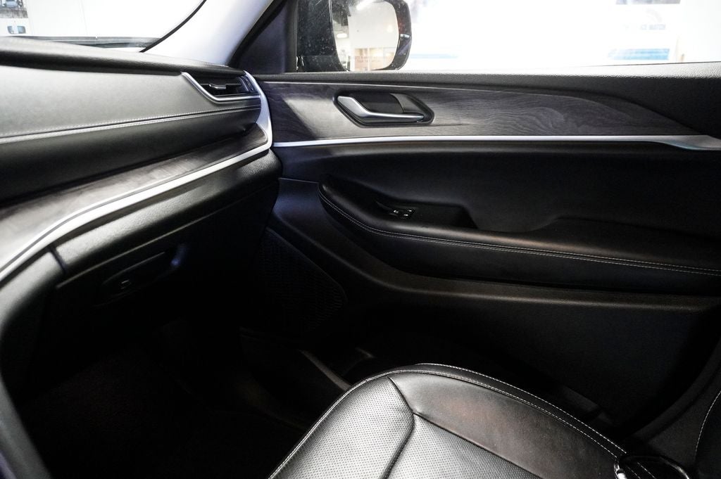 2023 Jeep Grand Cherokee Limited Navigation System & Surround View Camera System