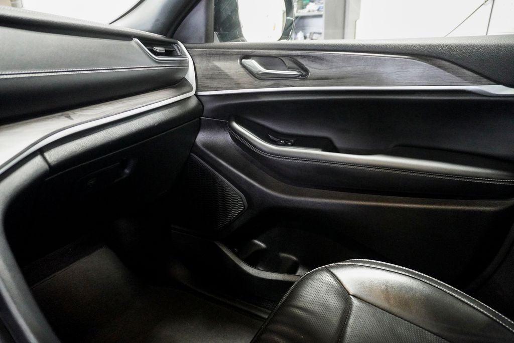 2024 Jeep Grand Cherokee Limited Dual-Pane Panoramic Sunroof & Navigation System