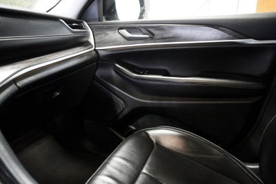 2023 Jeep Grand Cherokee Limited Blackout Package with Navigation