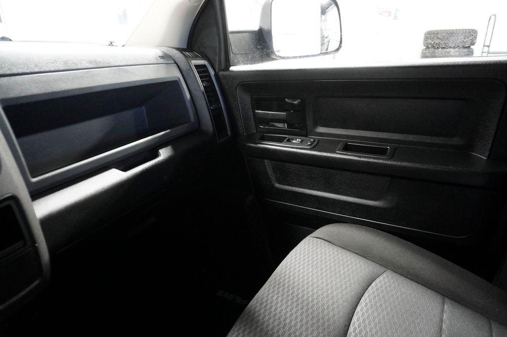 2019 RAM 1500 Classic Express ParkView Rear Back-Up Camera & Integrated Voice Co