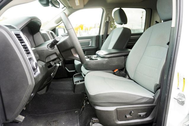 2022 RAM 1500 Classic SLT Apple CarPlay & ParkView Rear Back-Up Camera