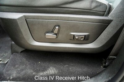 2023 RAM 1500 Classic SLT ParkView Rear Back-Up Camera & Integrated Voice Co