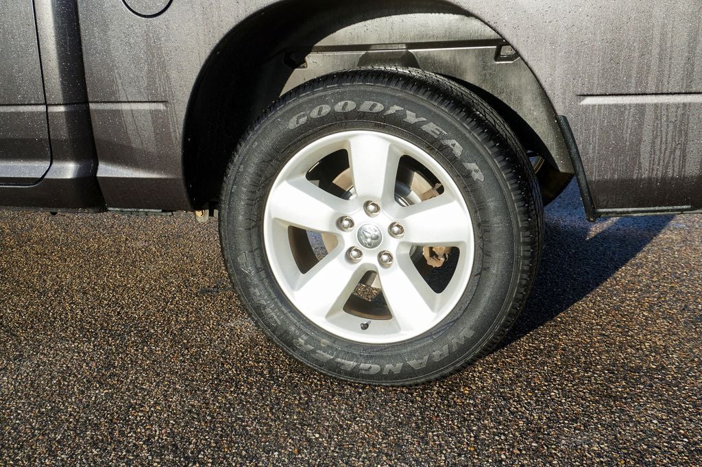 2023 RAM 1500 Classic SLT Integrated Voice Command w/Bluetooth & ParkView Re