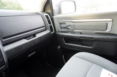 2022 RAM 1500 Classic SLT ParkView Rear Back-Up Camera & Integrated Voice Co