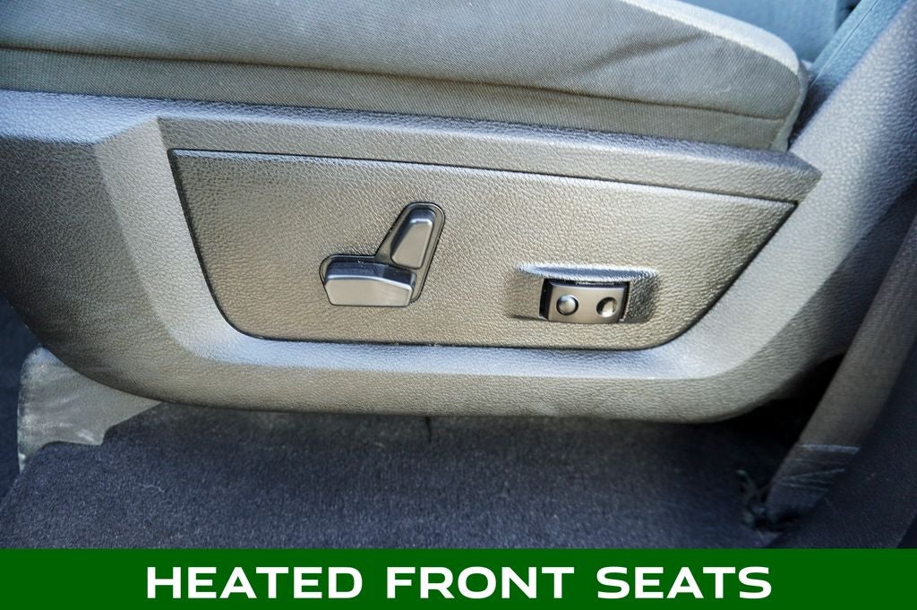 2023 RAM 1500 Classic SLT Integrated Voice Command w/Bluetooth & ParkView Re