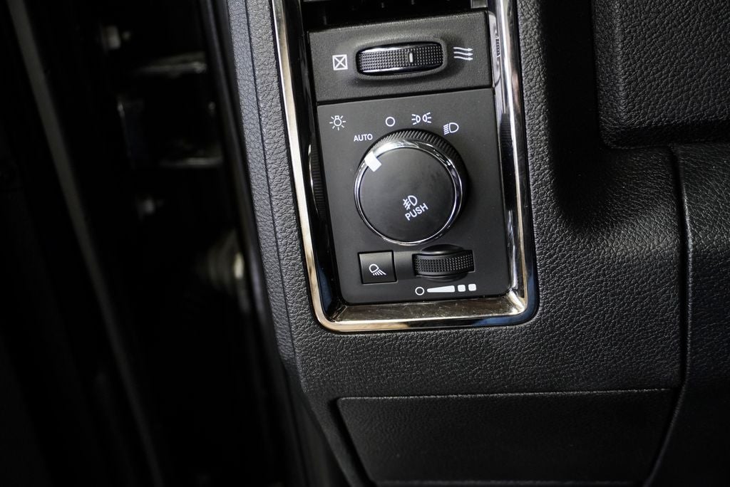 2015 RAM 1500 Sport Integrated Voice Command w/Bluetooth