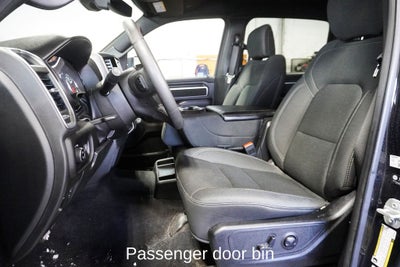 2025 RAM 1500 Big Horn/Lone Star Integrated Voice Command w/Bluetooth