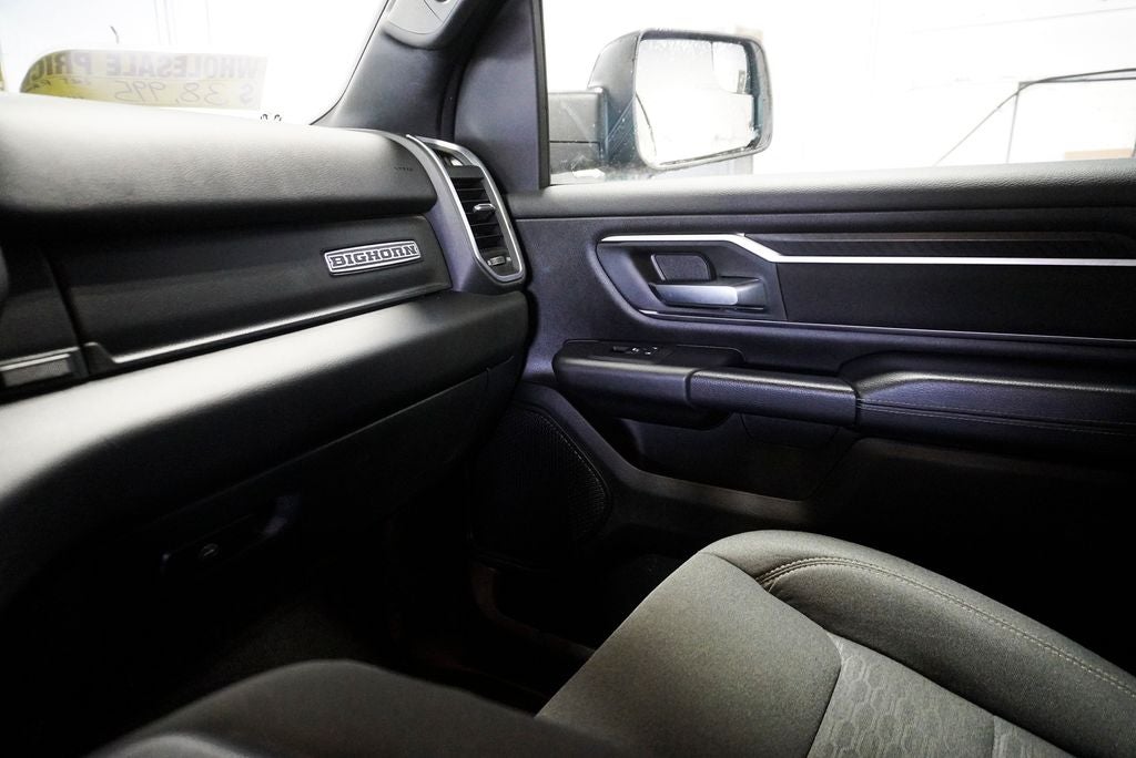 2025 RAM 1500 Big Horn/Lone Star Integrated Voice Command w/Bluetooth