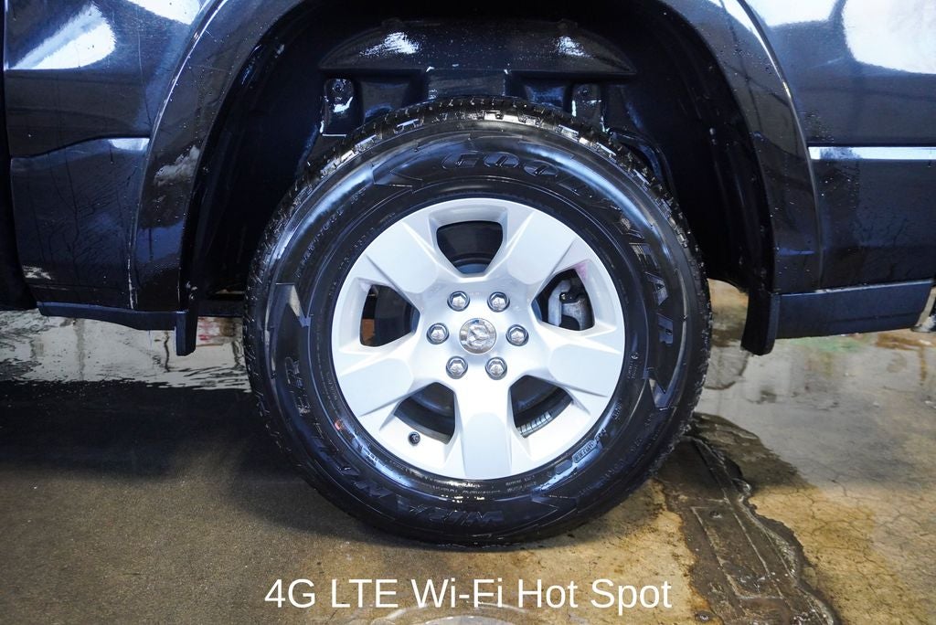 2025 RAM 1500 Big Horn/Lone Star Integrated Voice Command w/Bluetooth