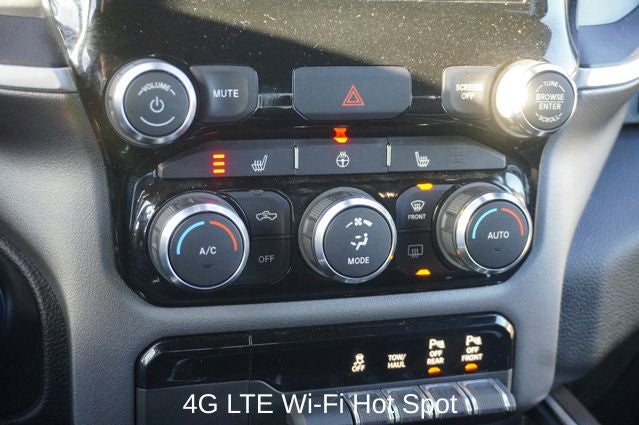 2022 RAM 1500 Big Horn/Lone Star Navigation System & ParkView Rear Back-Up Camera