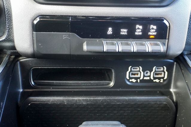 2020 RAM 1500 Big Horn/Lone Star Night Edition with 8.4" Touchscreen Display