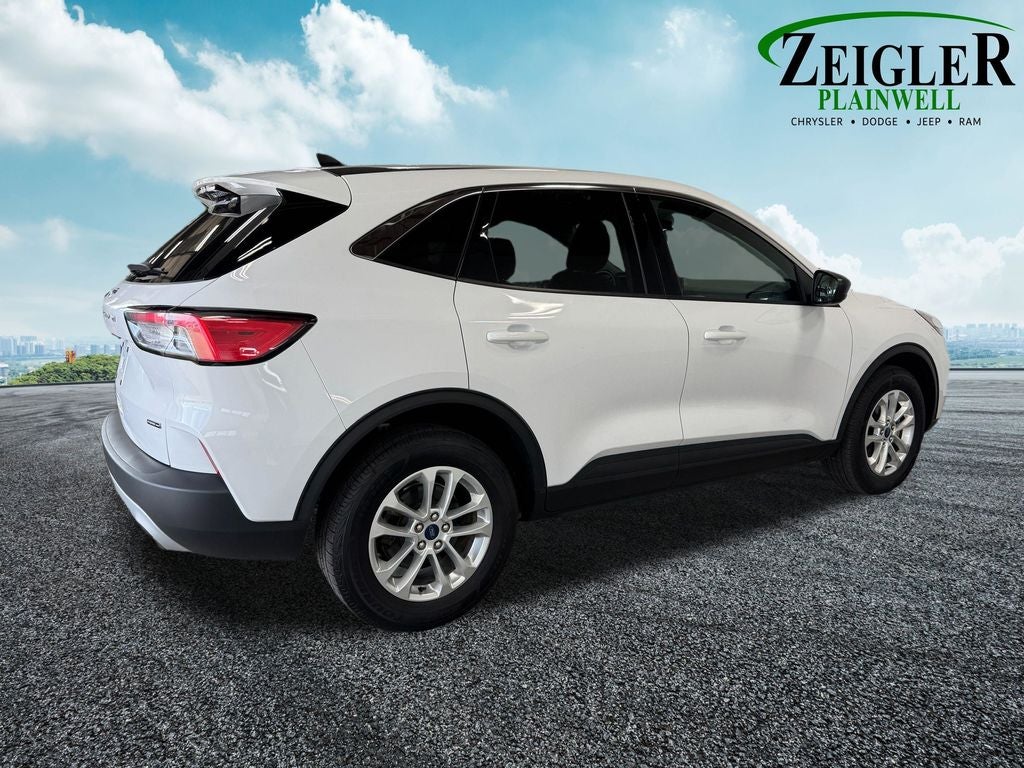 2022 Ford Escape Hybrid SE