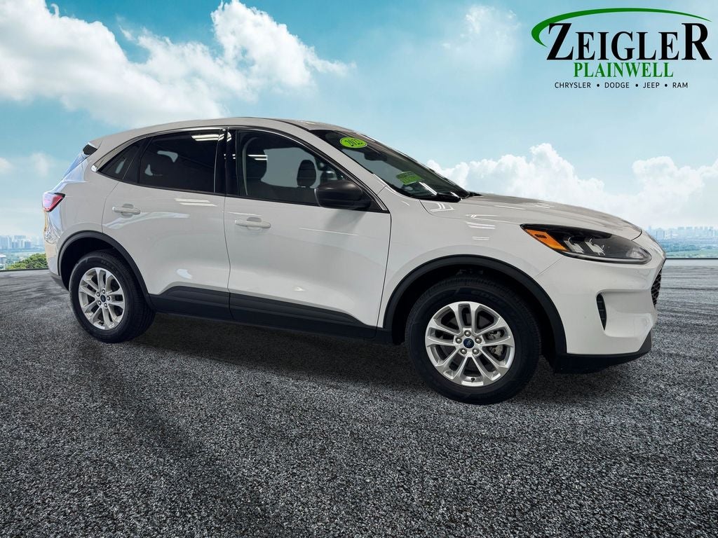 2022 Ford Escape Hybrid SE