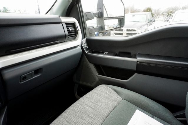 2023 Ford F-350SD XLT 5th Wheel/Gooseneck Hitch Prep Package