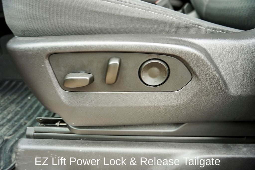 2025 Chevrolet Silverado 1500 LT 12.3" Multicolor Reconfigurable Digital Display &